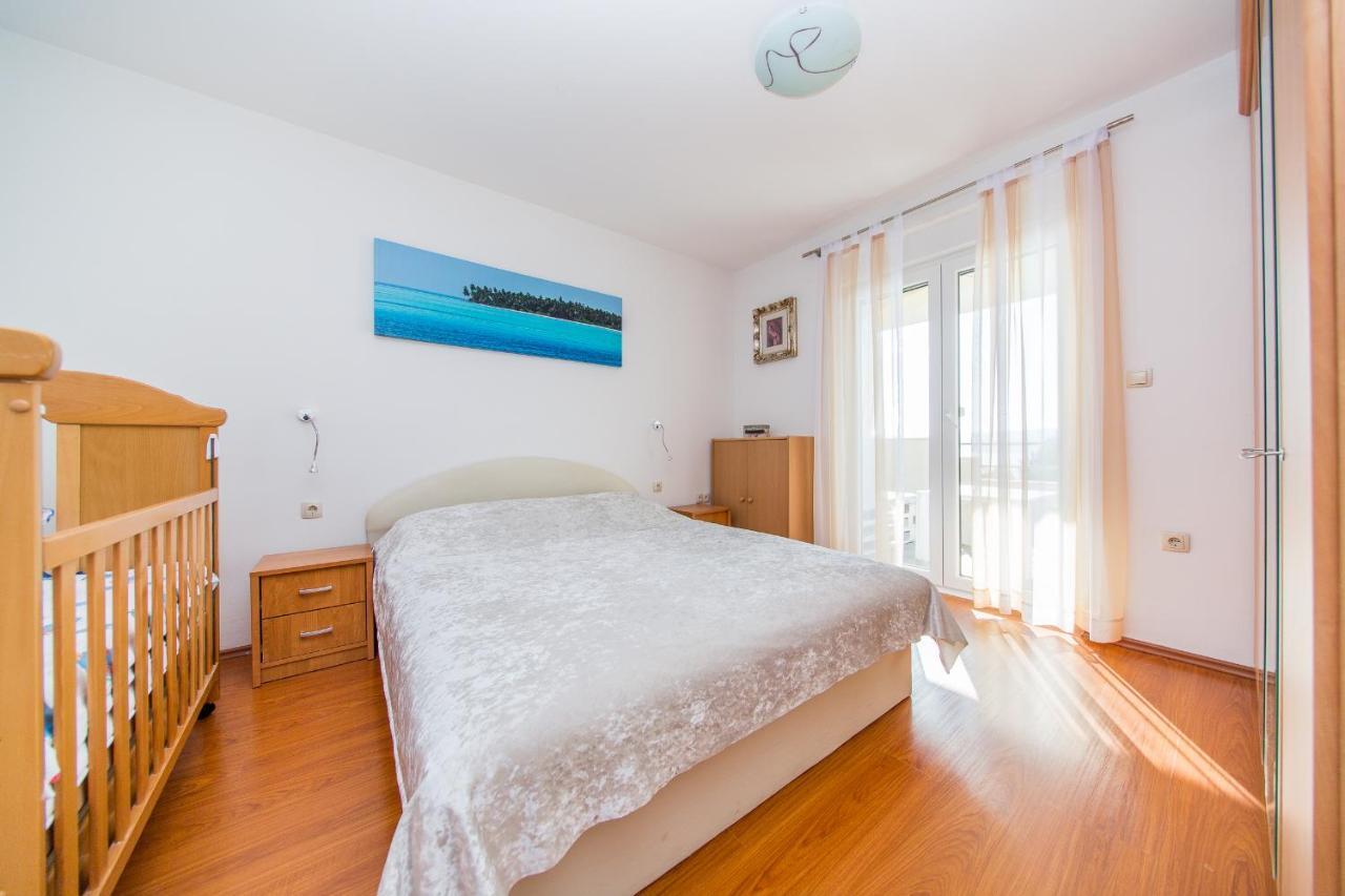 Apartment Luni ロクヴァ・ロゴズニツァ エクステリア 写真