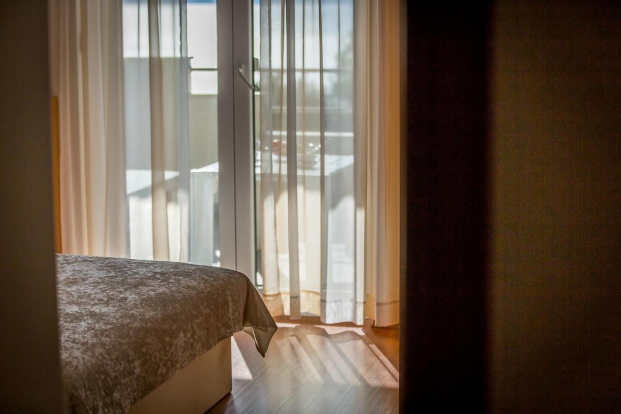 Apartment Luni ロクヴァ・ロゴズニツァ エクステリア 写真