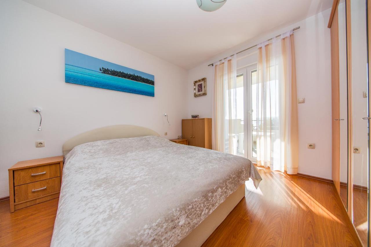 Apartment Luni ロクヴァ・ロゴズニツァ エクステリア 写真